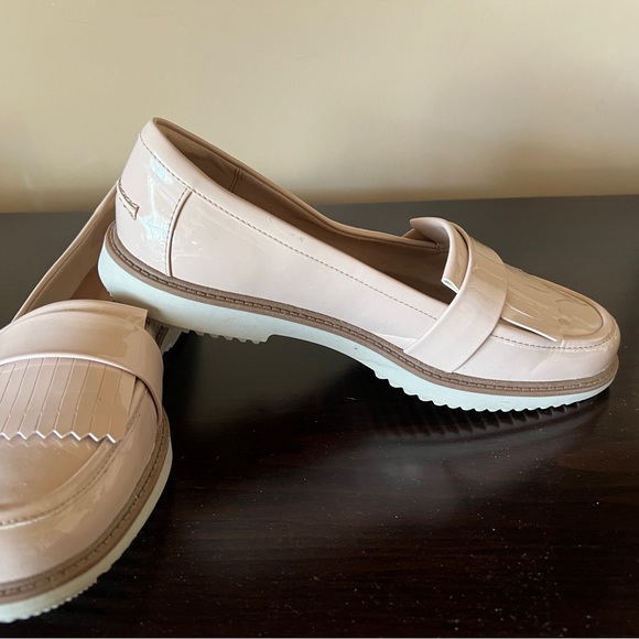 Clarks Blush Patent Leather Superior Comfort Loafers 9M New - Picture 1 of 6